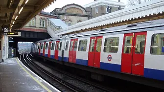Защо закъснява лондонското метро? Заради 