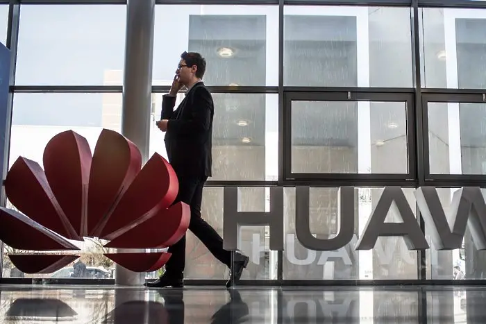 Huawei ще прави отчасти 5G във Великобритания, сочи изтекла информация