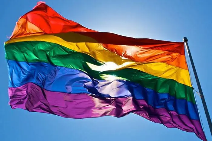 Сладкарят от Колорадо, отказал сватбена торта на гейове, пак е съден - от трансджендър