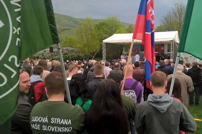 Словашки неонацисти искат референдум за ЕС