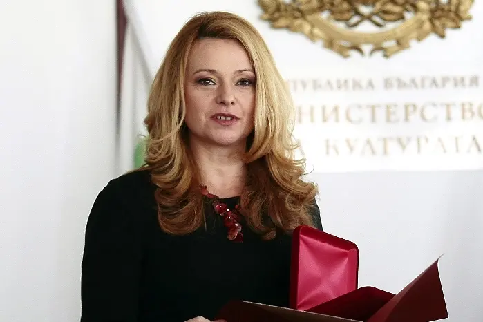 Вяра Анкова поема новините на Нова телевизия