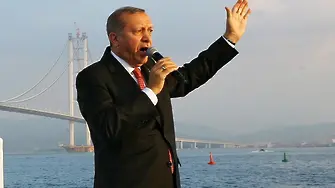 Горивото свършило, Ердоган оцелял