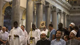 Мюсюлмански свещеници на католическа служба
