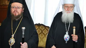 Онлайн война в църквата - русенският митрополит Наум срещу Светия синод