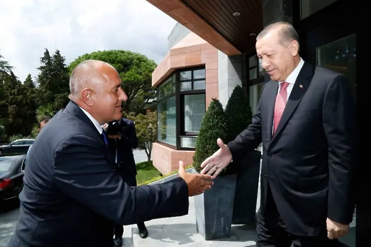 Ердоган пита Борисов: Ти няма ли да дойдеш във „Фенербахче“?