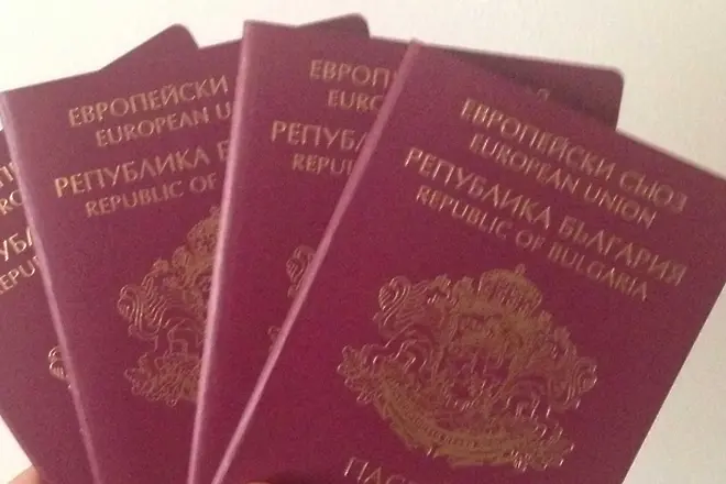 ЕК: Продажбата на български паспорти носи риск от пране на пари