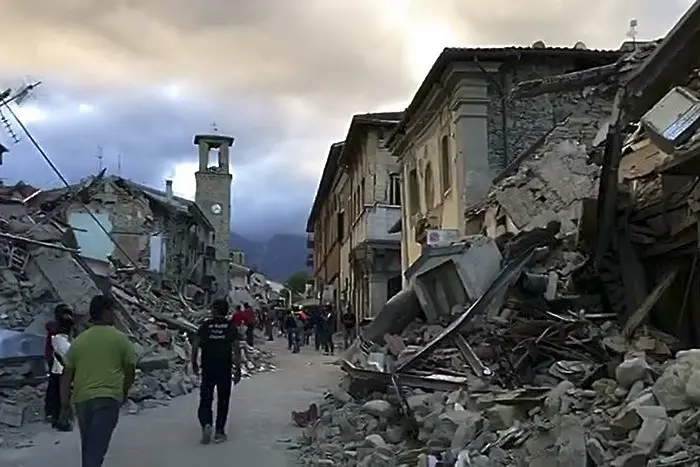 Италия оплаква жертвите от труса. Загиналите станаха 278
