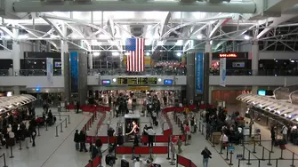 Евакуираха два терминала на летище 