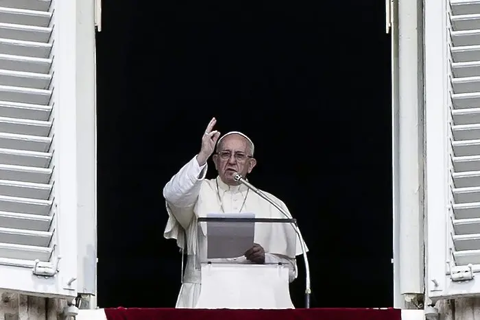 Папата се моли за пострадалите от земетресението