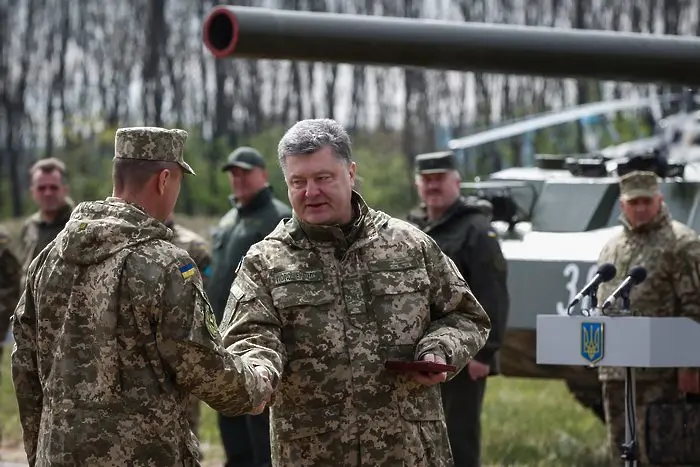 Украйна: Русия разгръща войски по границата