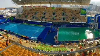 В Рио: и двата басейна вече са зелени. И с много хлор