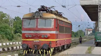 Запали се локомотивът на пътническия влак Ямбол-Бургас