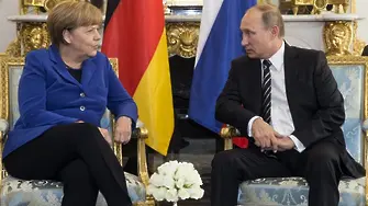 Путин ще надживее Меркел, обаче...