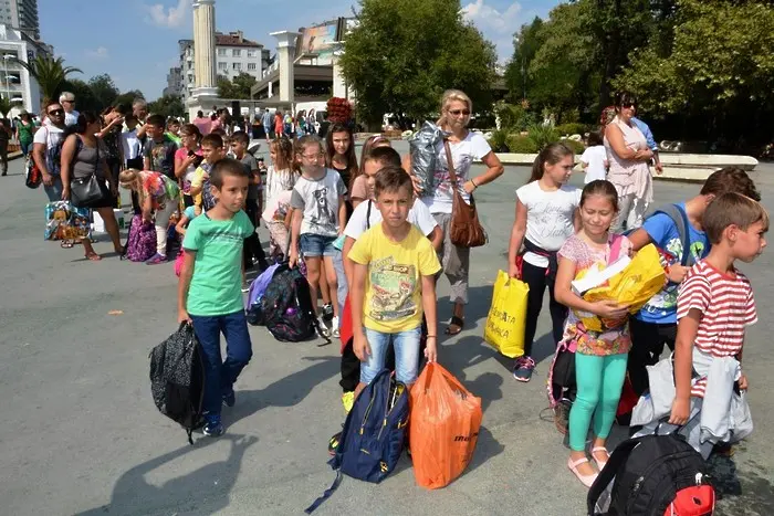 Децата във Варна и Русе спасиха 257 дървета 