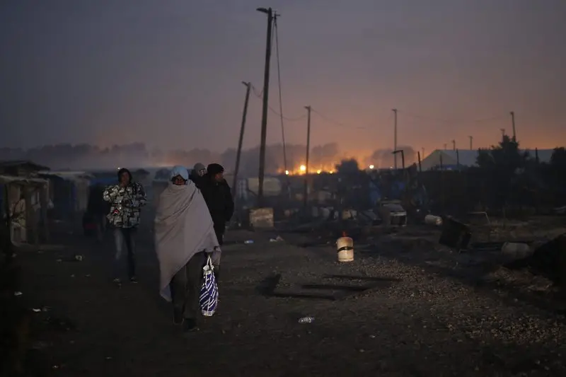 Пламна лагерът за мигранти край Кале (ВИДЕО+СНИМКИ)