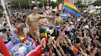 Тайван първи се готви да узакони еднополовите бракове в Азия
