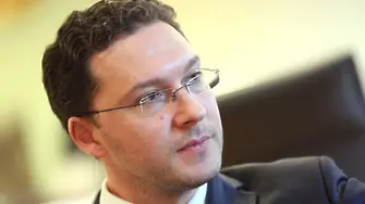 Бившият министър Даниел Митов обмисля да съди прокуратурата