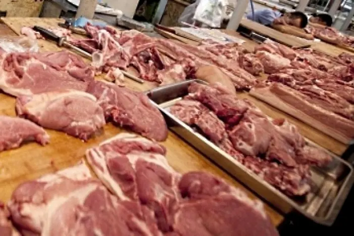 Гърция забрани вноса на свинско от България