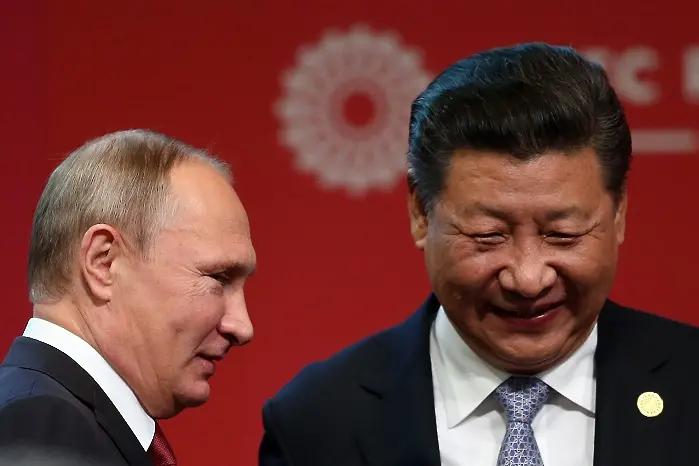 САЩ искат да откъснат Русия от Китай