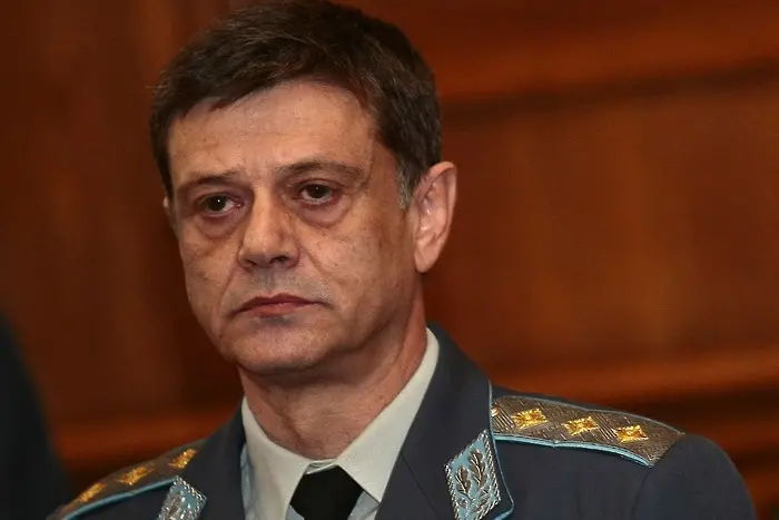 Каракачанов иска, ГЕРБ не дава: без армия в помощ на МВР