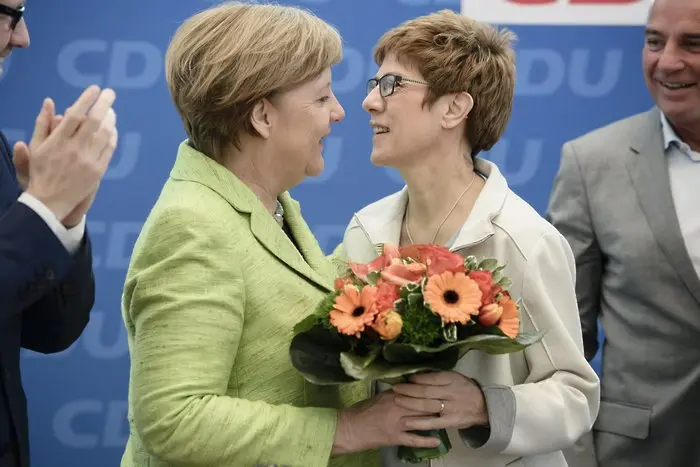 Ройтерс: Битка до сетен дъх за трона на Меркел