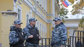 Русия ще забранява на полицаите си излизане в чужбина