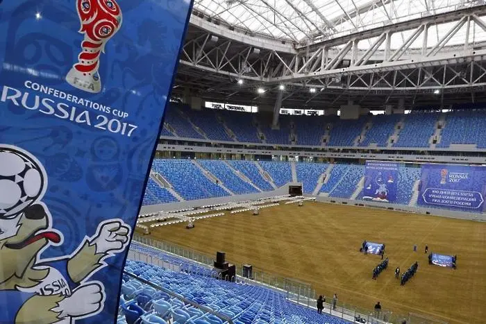 Роби на Ким строят стадион за световното в Русия