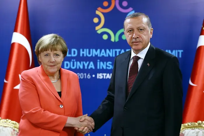 Меркел показа червен картон на Ердоган
