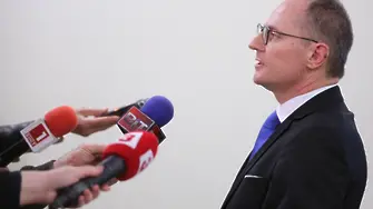 Лозан Панов не каза на ВСС кой от най-високите етажи разтваря чадър