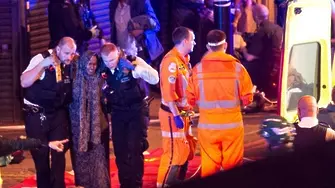 Микробус прегази мюсюлмани след молитва в Лондон - поне един убит (ВИДЕО)