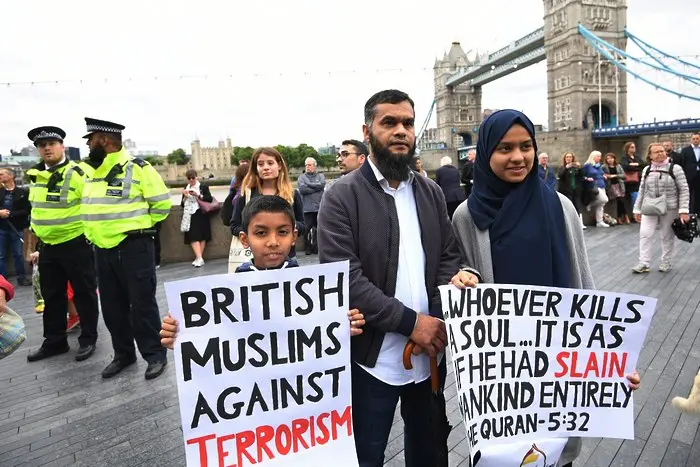 130 британски имами отказаха да погребат терористите