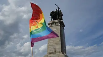 Всеки пети западнобалканец подкрепя боя над роми и гейове