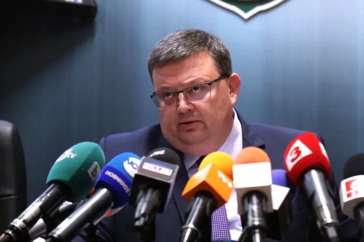 Цацаров иска имунитета на депутат от БСП заради купуване на гласове