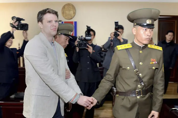 Северна Корея освободи американски студент в кома