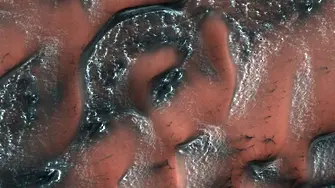 Как изглеждат заснежените дюни на Марс