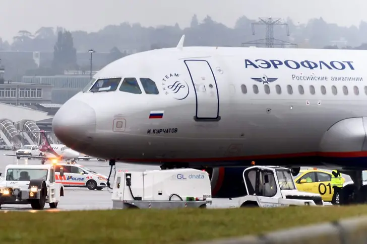 Стюардеси съдят руска държавна авиокомпания за дискриминация