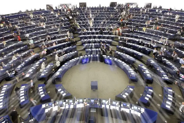 Европарламентът гласува днес промени в авторското право