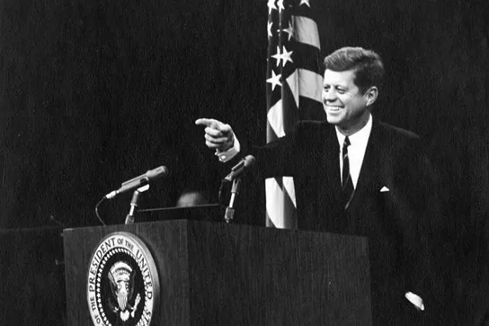 САЩ публикуват нови 1500 документа, свързани с убийството на Кенеди