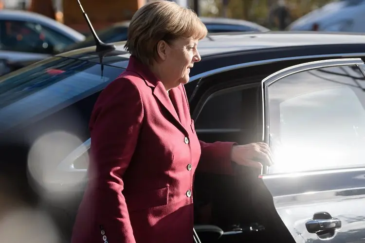 Ще успее ли Ангела Меркел да сформира управленска коалиция?