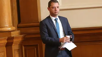 И Делян Добрев подава оставка като депутат