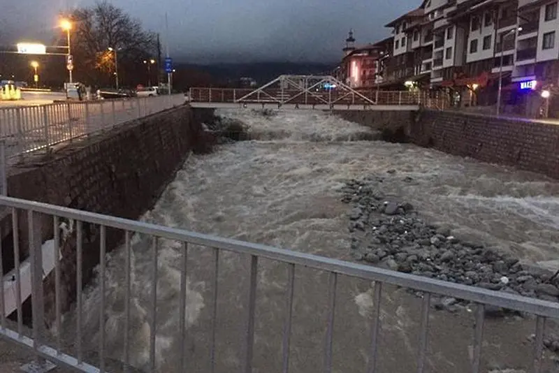 Бедствено положение в Котел след снощното наводнение