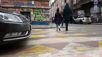Край на шарените пешеходни пътеки - Цацаров ги погва