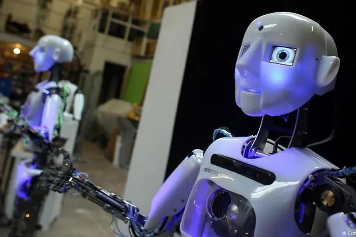 Франция дава 400 млн. евро за роботи с изкуствен интелект