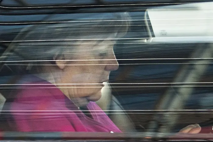 Ангела Меркел подари правителство на социалдемократите