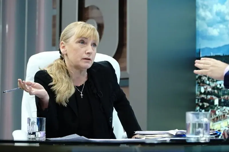 Елена Йончева хвърля микрофон в студиото на bTV