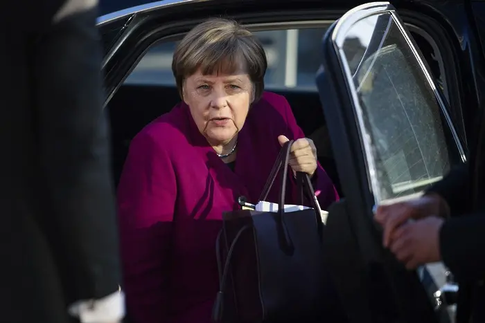 Не бързайте да отписвате Ангела Меркел