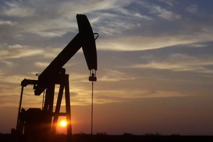 Ударът по американската тръба натиска надолу цената на петрола