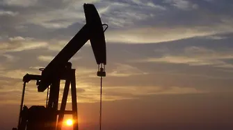 Анкета на Deutsche Bank: петролът може да стигне до $100 на барел