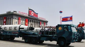 Ким изненада с военен парад. Точно преди олимпиадата