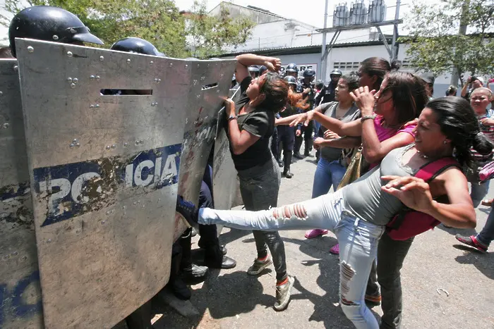 68 убити в полицейски участък във Венецуела